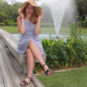 Meet your Posher, Abbie